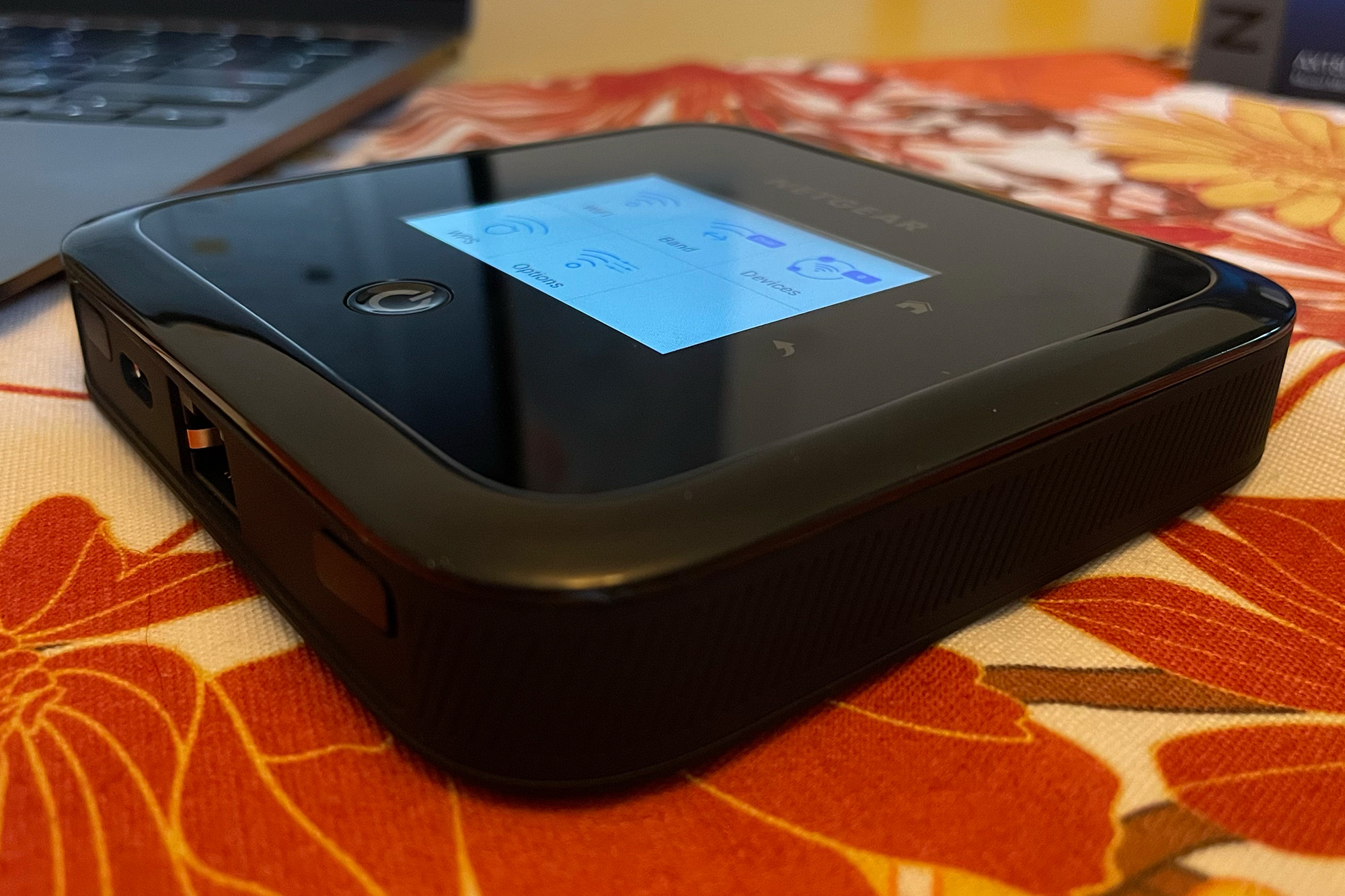 Netgear Nighthawk M5 mobile router hero