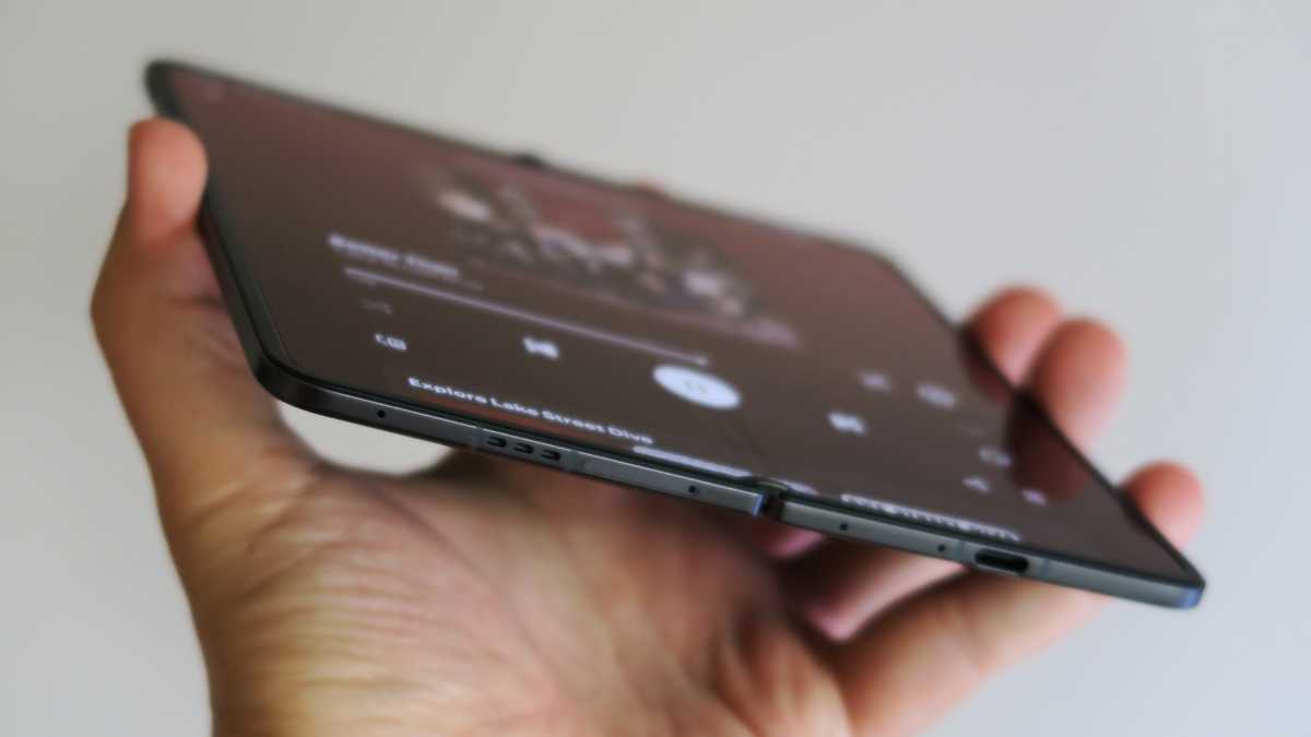 Oppo Find N5 REVIEW speakers