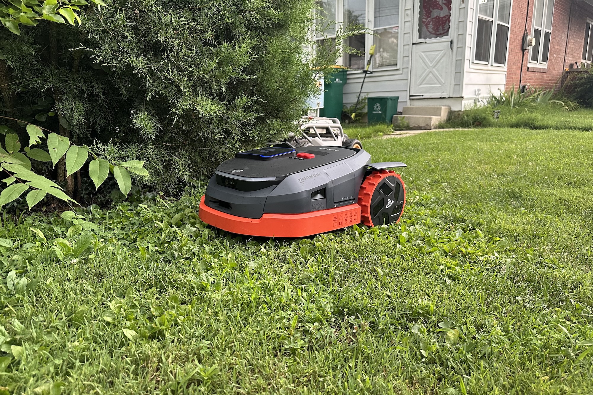 Segway Navimow X350 - Best robot mower for larger lawns