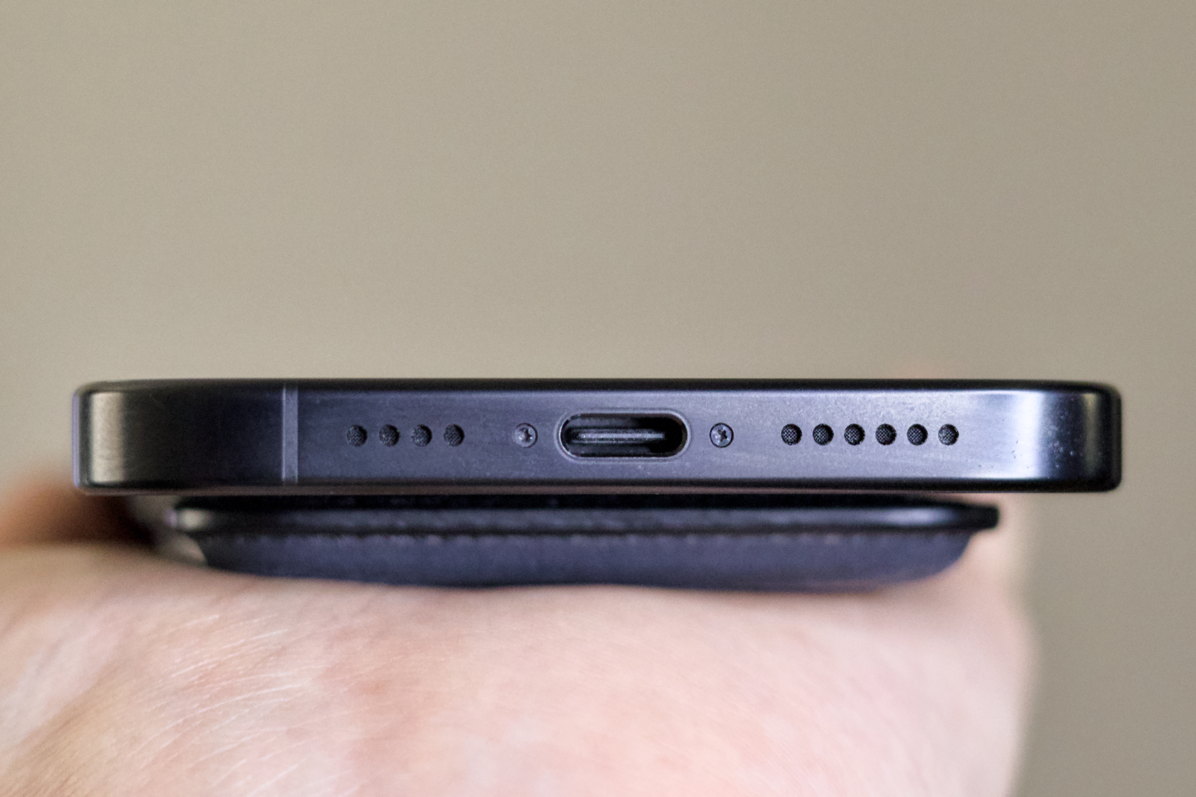 iPhone USB C port