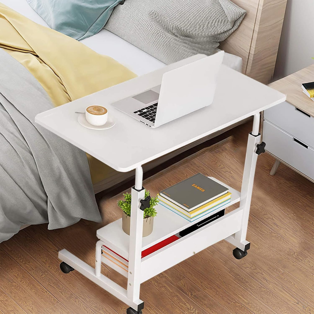 Portable laptop desk