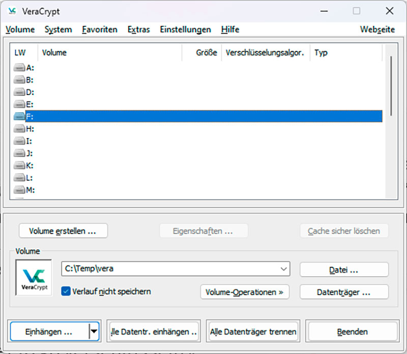 Sobald der Container erzeugt ist, binden Sie ihn über das Startfenster von Veracrypt als eigenes Laufwerk ins Dateisystem ein.