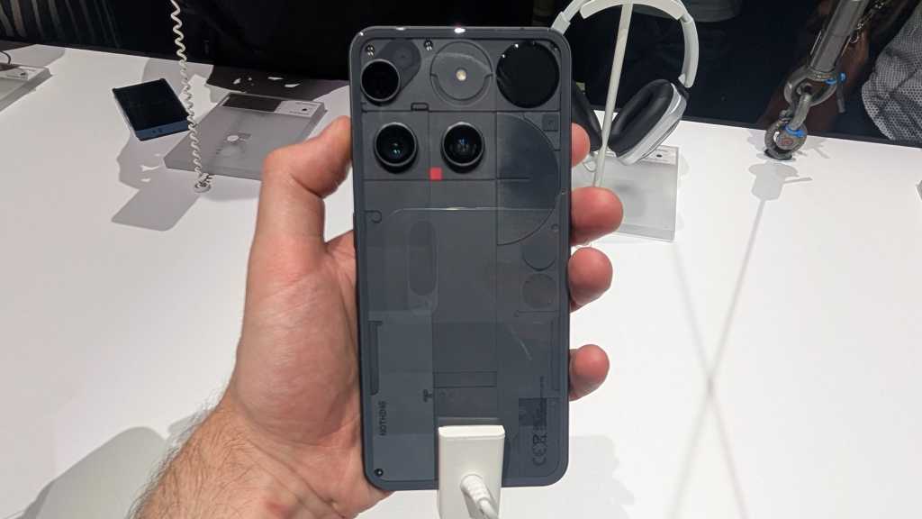 Image: Nothing Phone (3) im Hands-On: Verliert Alleinstellungsmerkmal â und ist dafÃ¼r umso besser