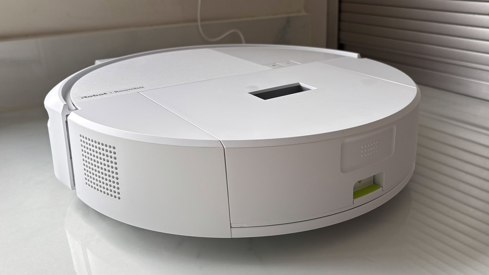  iRobot Roomba 205 DustCompactor Combo - Small dock, big dustbin