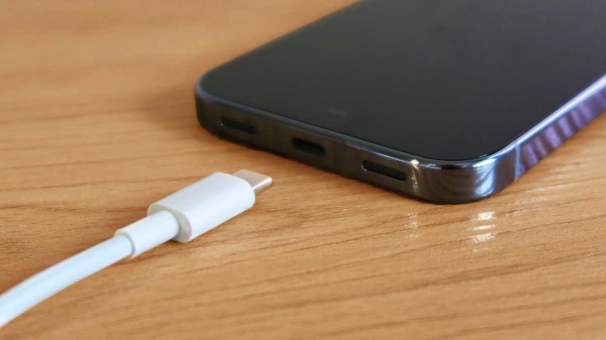 Google Pixel 10 Pro REVIEW USB C