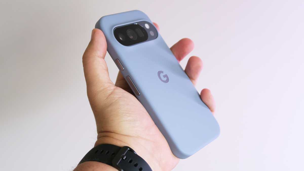 Google Pixel 10 Pro REVIEW back in case handheld
