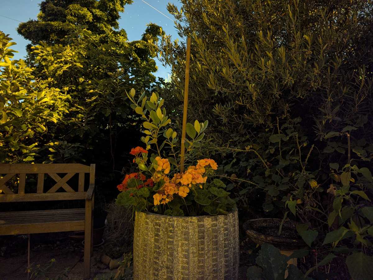 Google Pixel 10 Pro camera sample extreme low light Night Mode 4 minute exposure