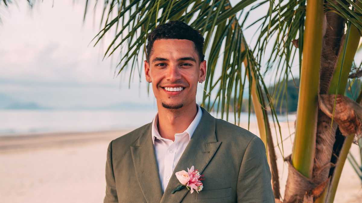 Jordan Stranded on Honeymoon Island