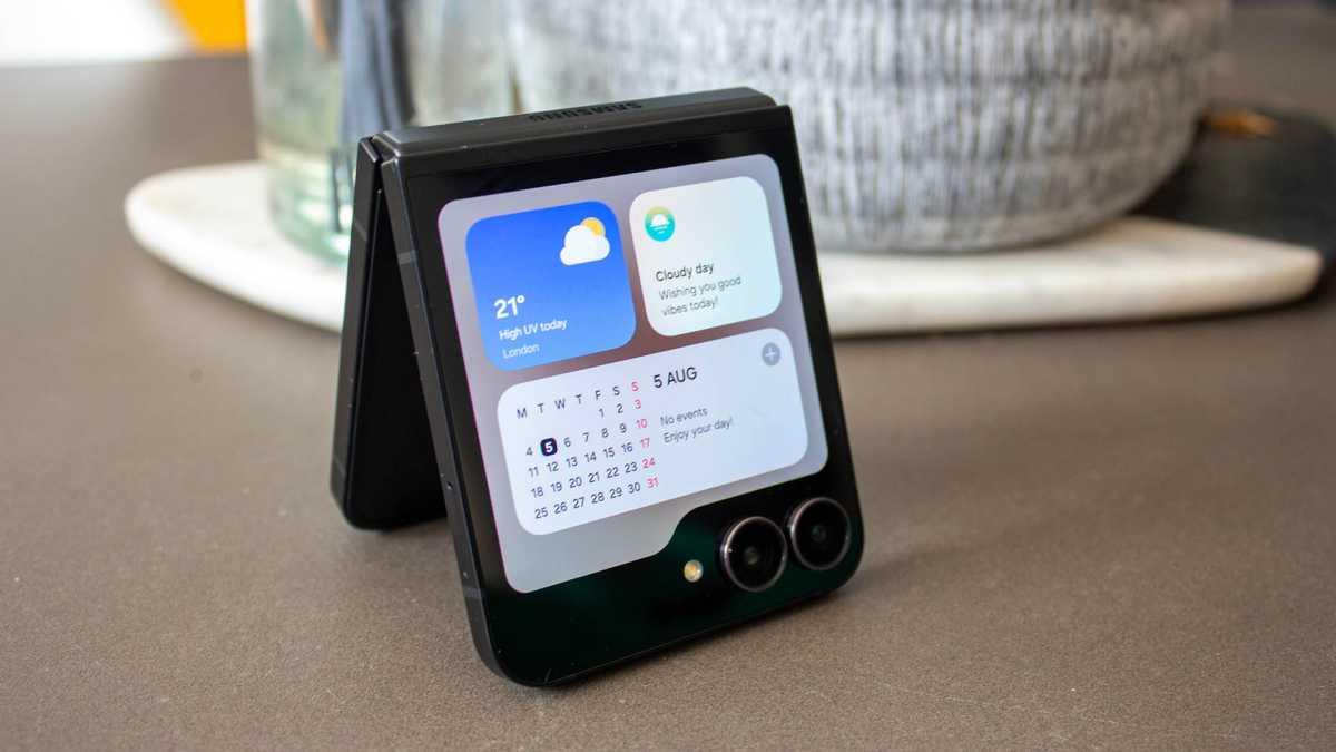 Samsung Galaxy Z Flip 7 FE Review 22