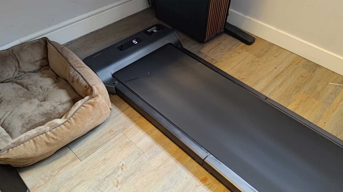 Standing desk foot pain accessory under-desk treadmill