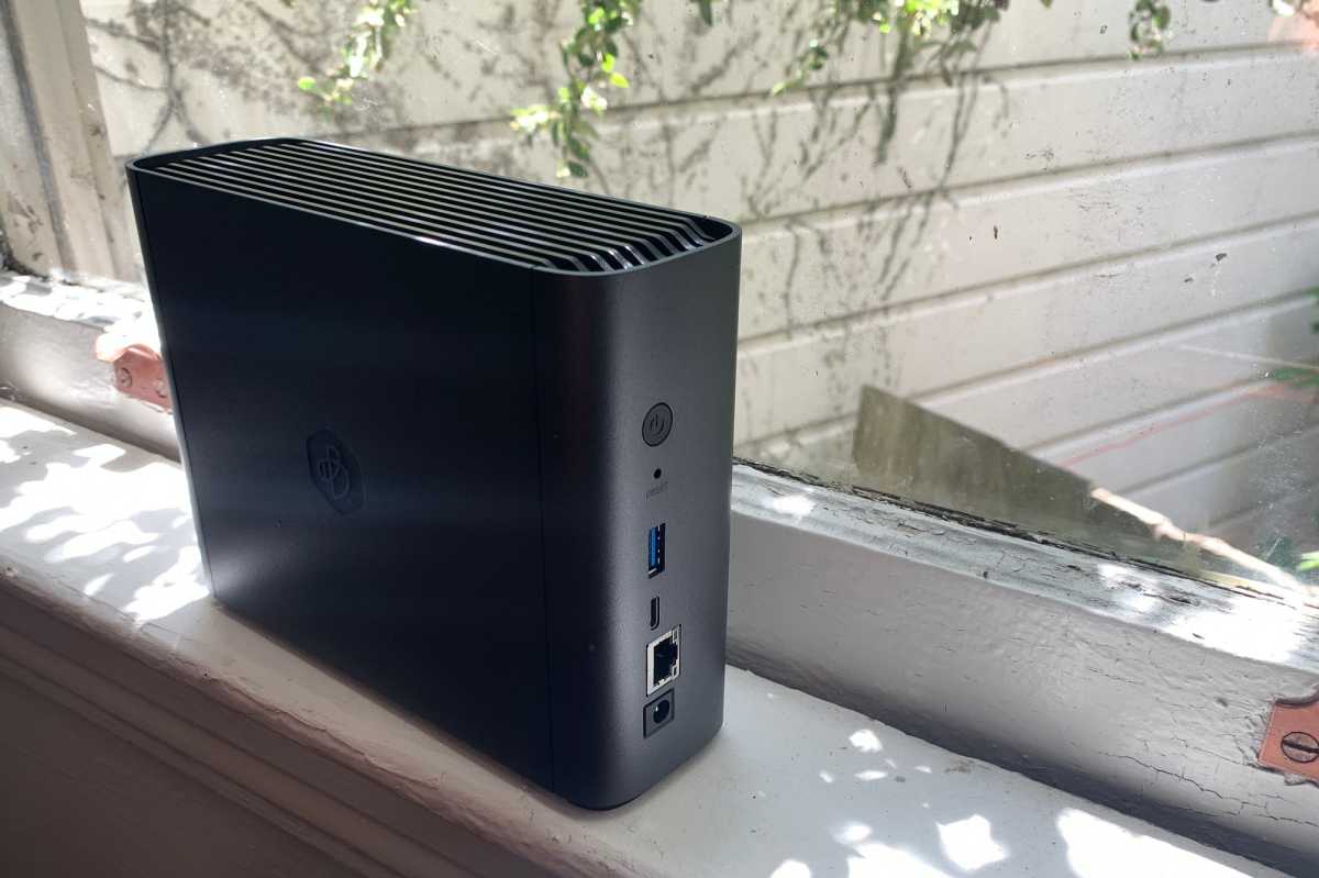 Synology BeeStation Plus rear panel