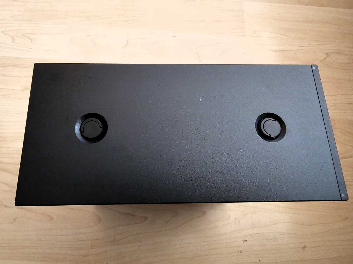 Framework Desktop top thumbscrews