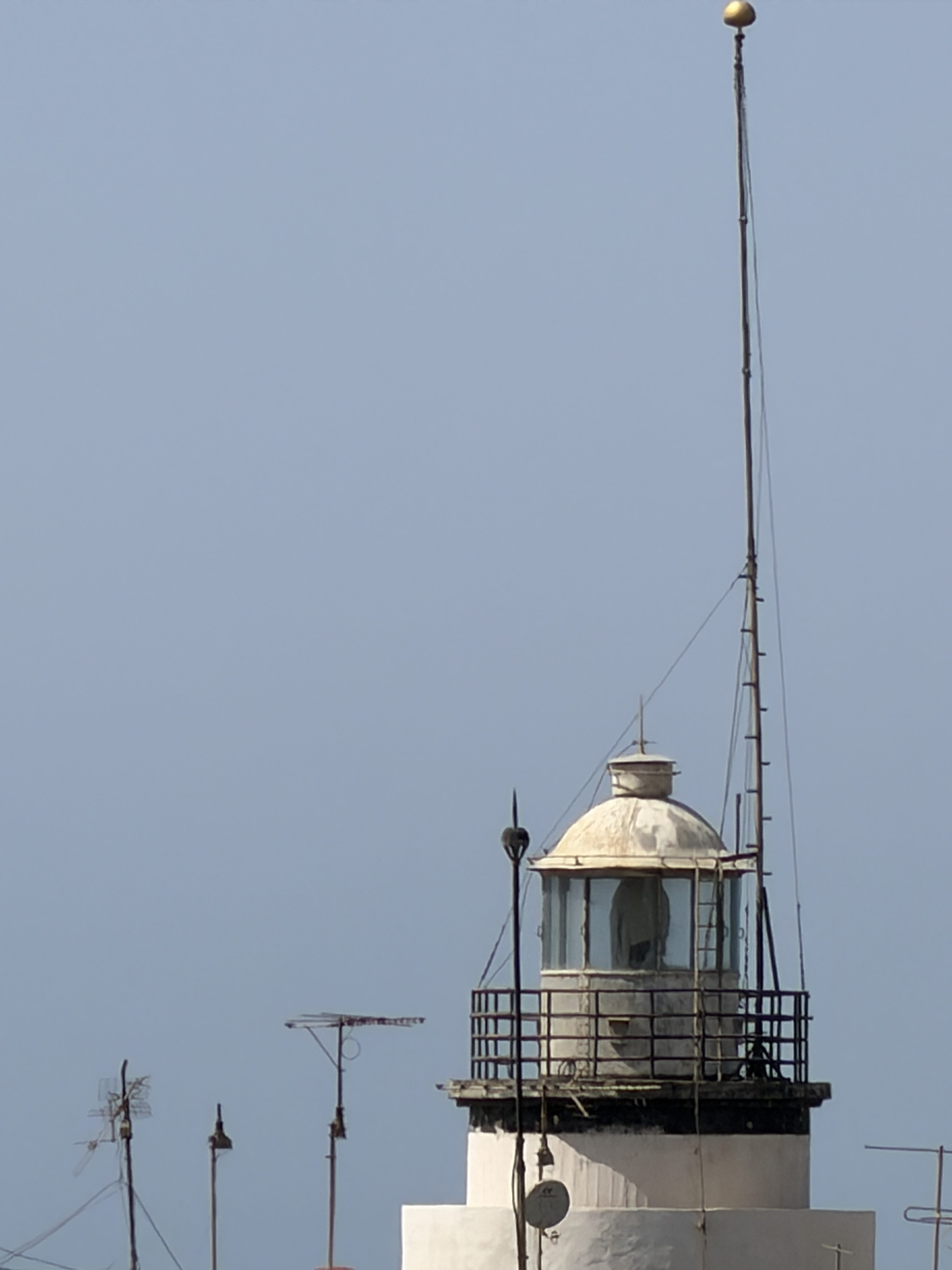 Imagen de un faro con el iPhone 17 Pro Max a 25x Zoom