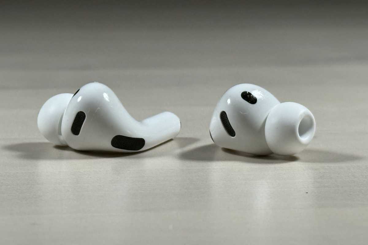 AirPods Pro 3 detail