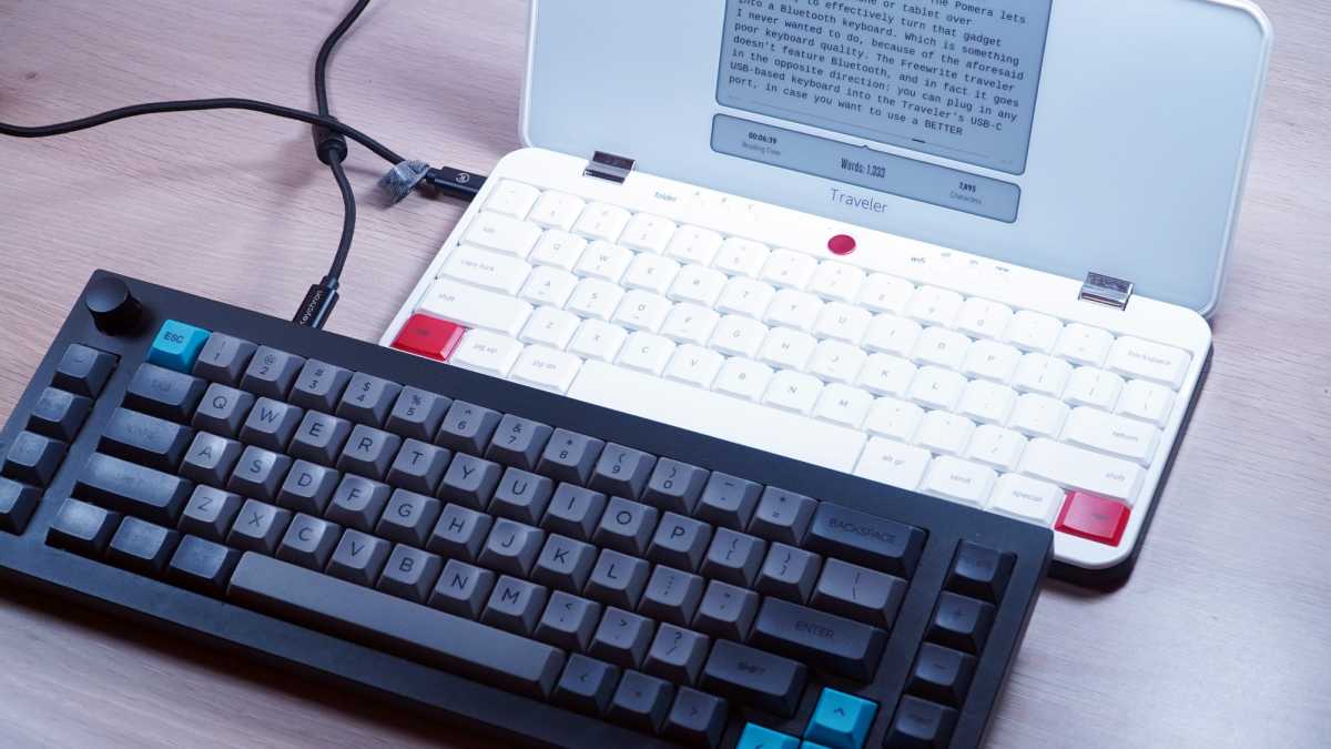 Freewrite Traveler external keyboard