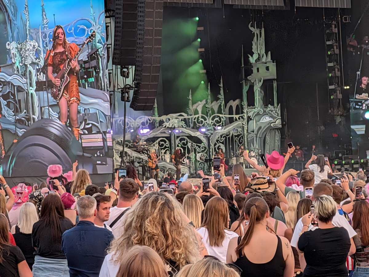 Google Pixel 10 Pro XL at Reading Festival