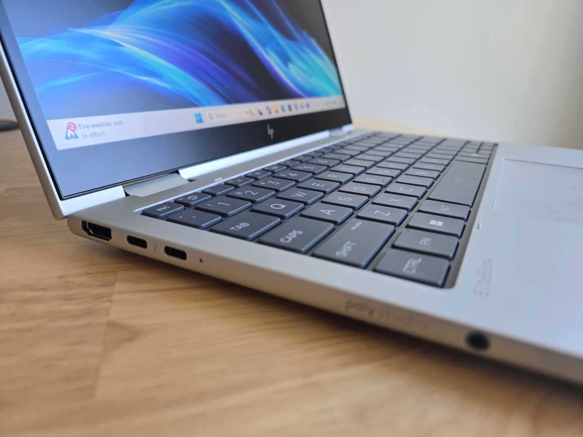 HP EliteBook 8 Flip G1i left side