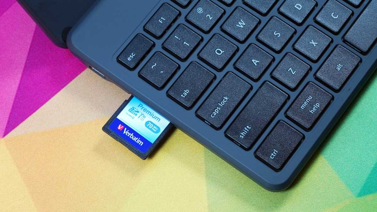 Pomera SD card slot