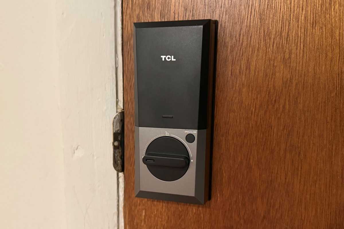 تم تثبيت TCL D2 Pro الداخلية