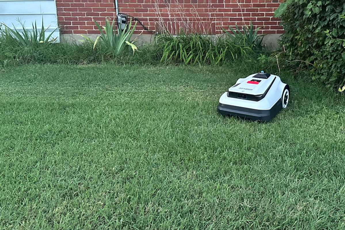 ecovacsGOAT3000 turning