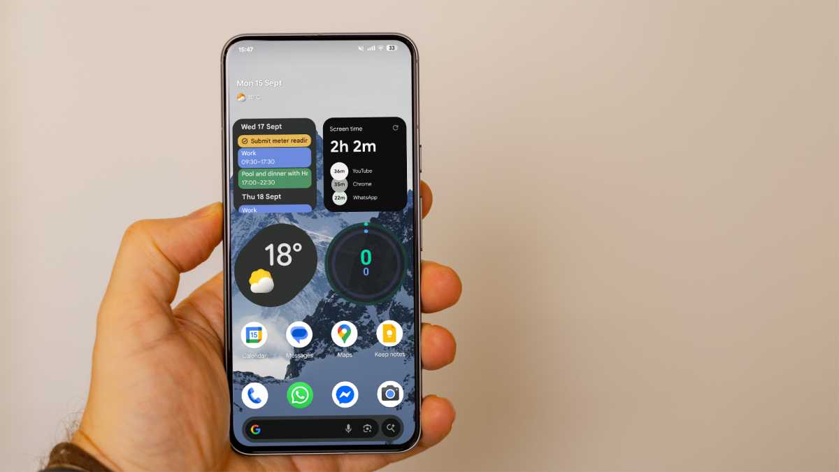Widgets on a Google Pixel home screen