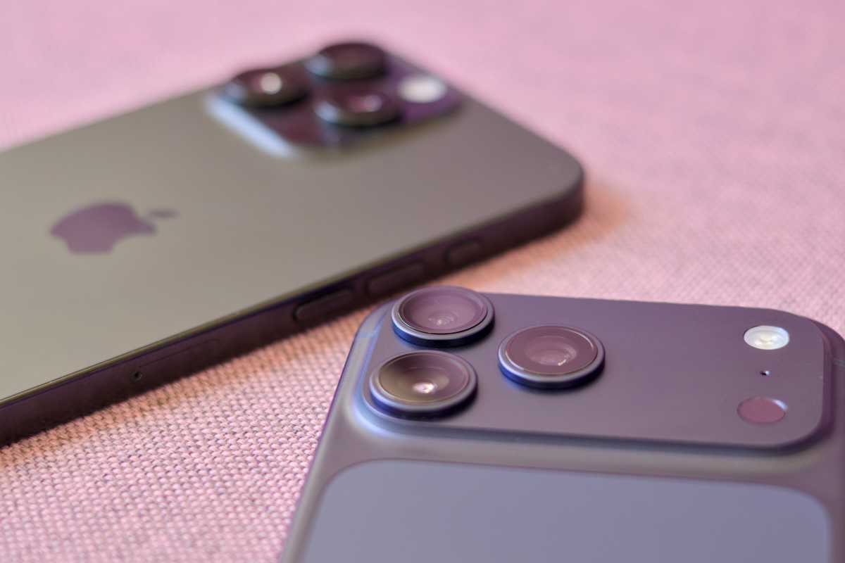 iPhone 17 Pro Max junto al 16 Pro Max mostrando cámaras traseras