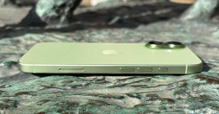iPhone 17 review: Boringly extraordinary | Macworld