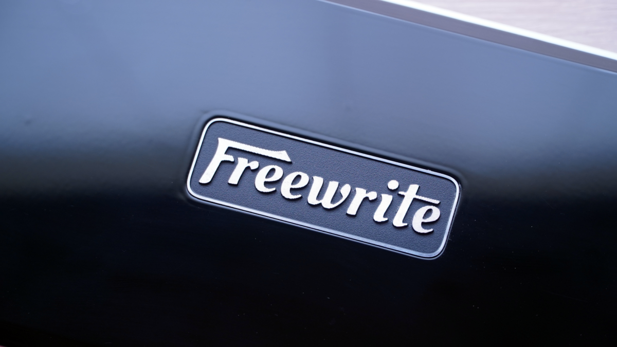 Freewrite Traveler top logo