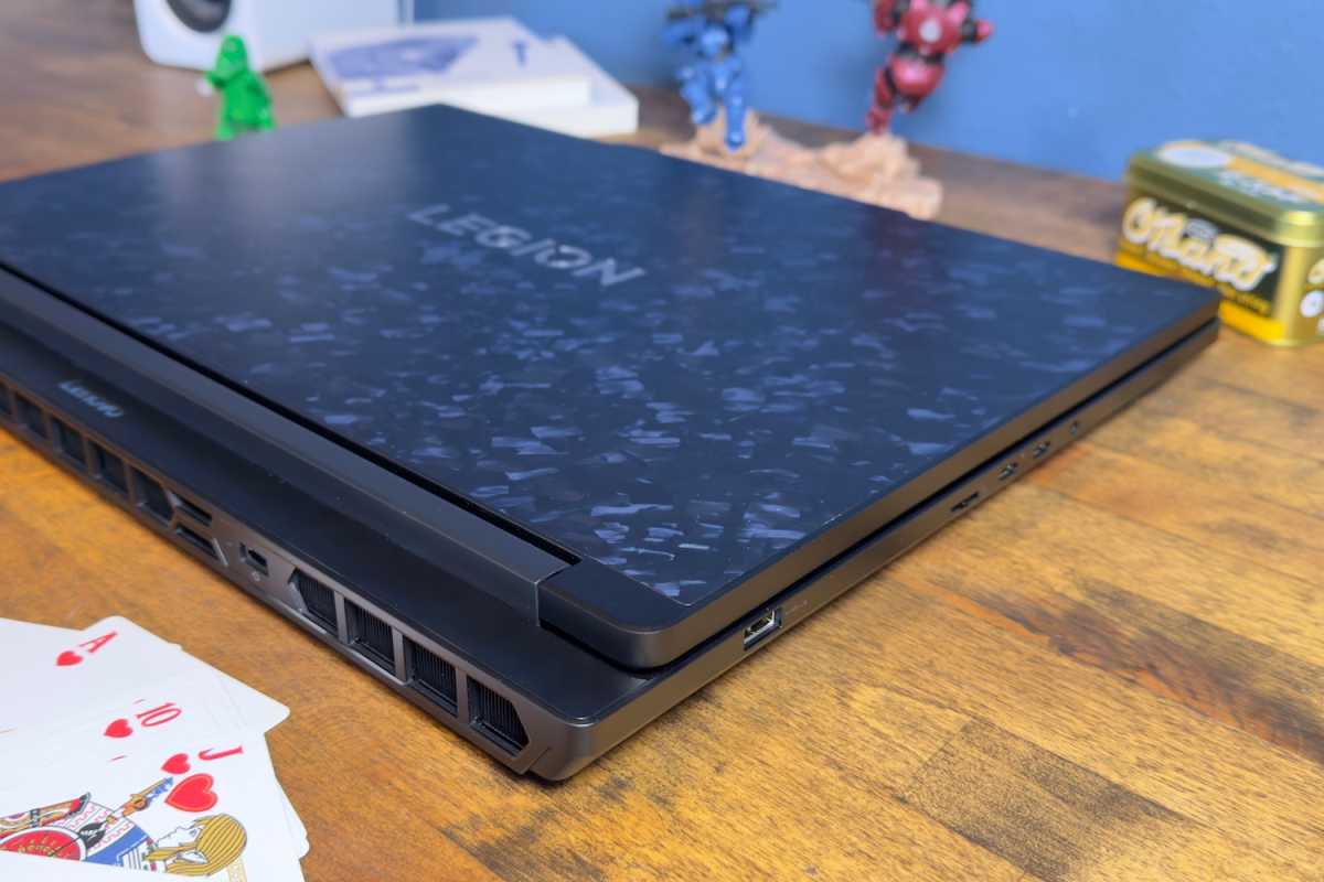 Lenovo Legion 9i connectivity