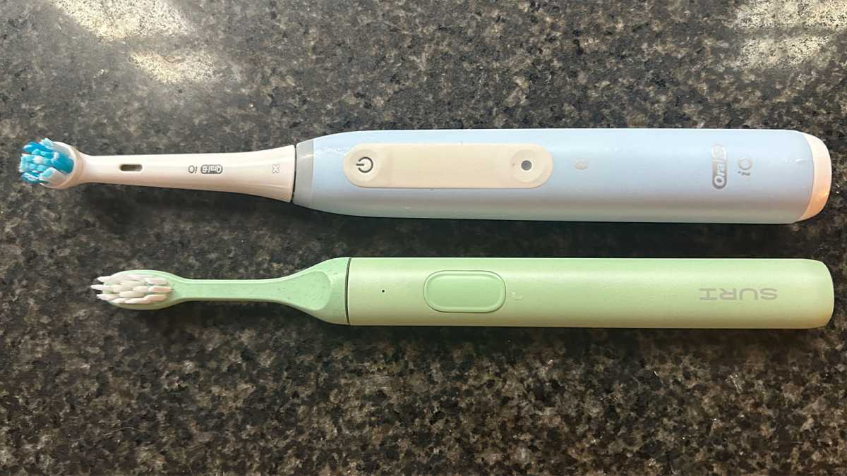 Suri 2.0 next to the Oral-B iO4