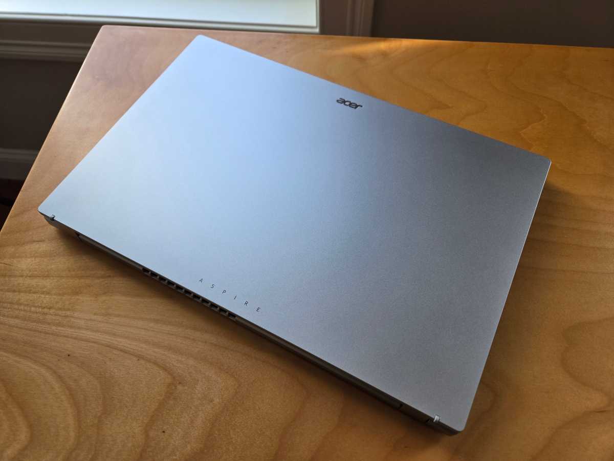 Acer Aspire Go 15 flat