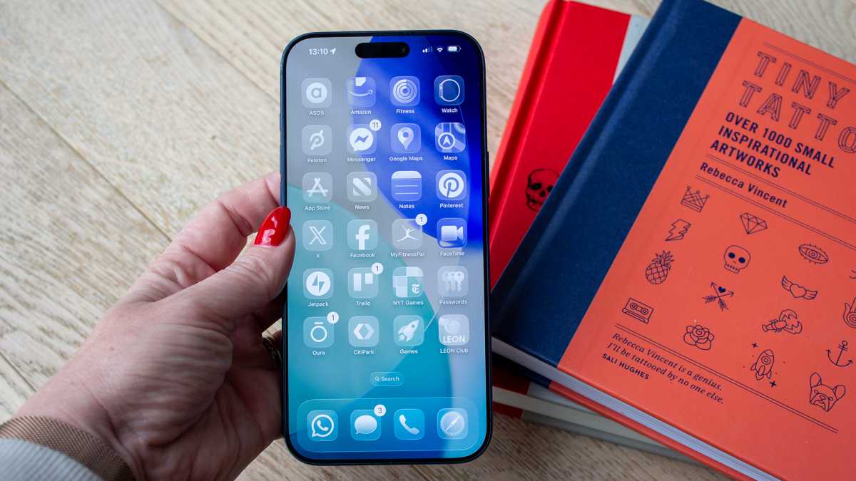 Apple iPhone 17 Pro Max 12