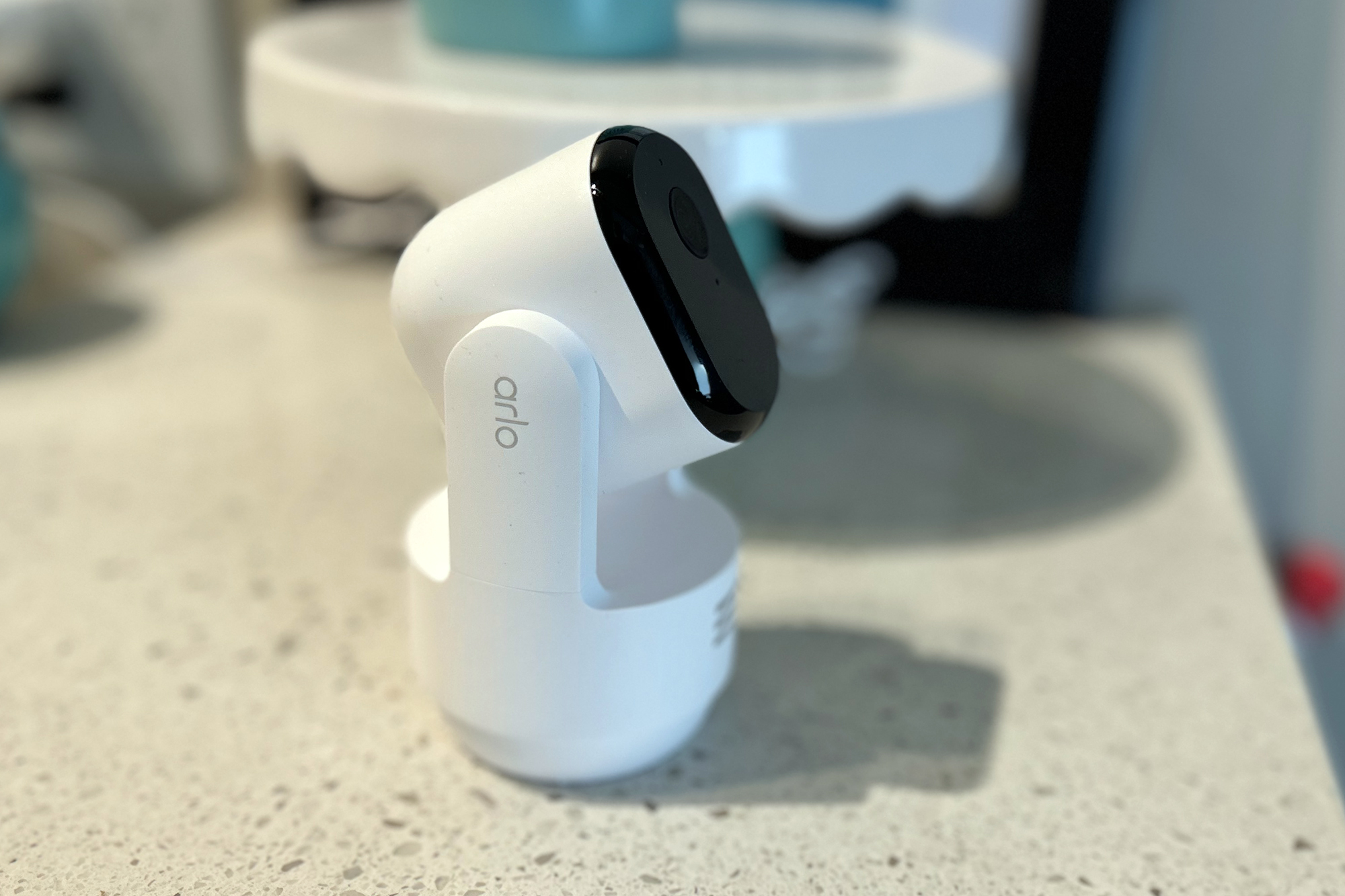 Arlo Essential Pan Tilt Indoor (model VMC3073-100NAS)