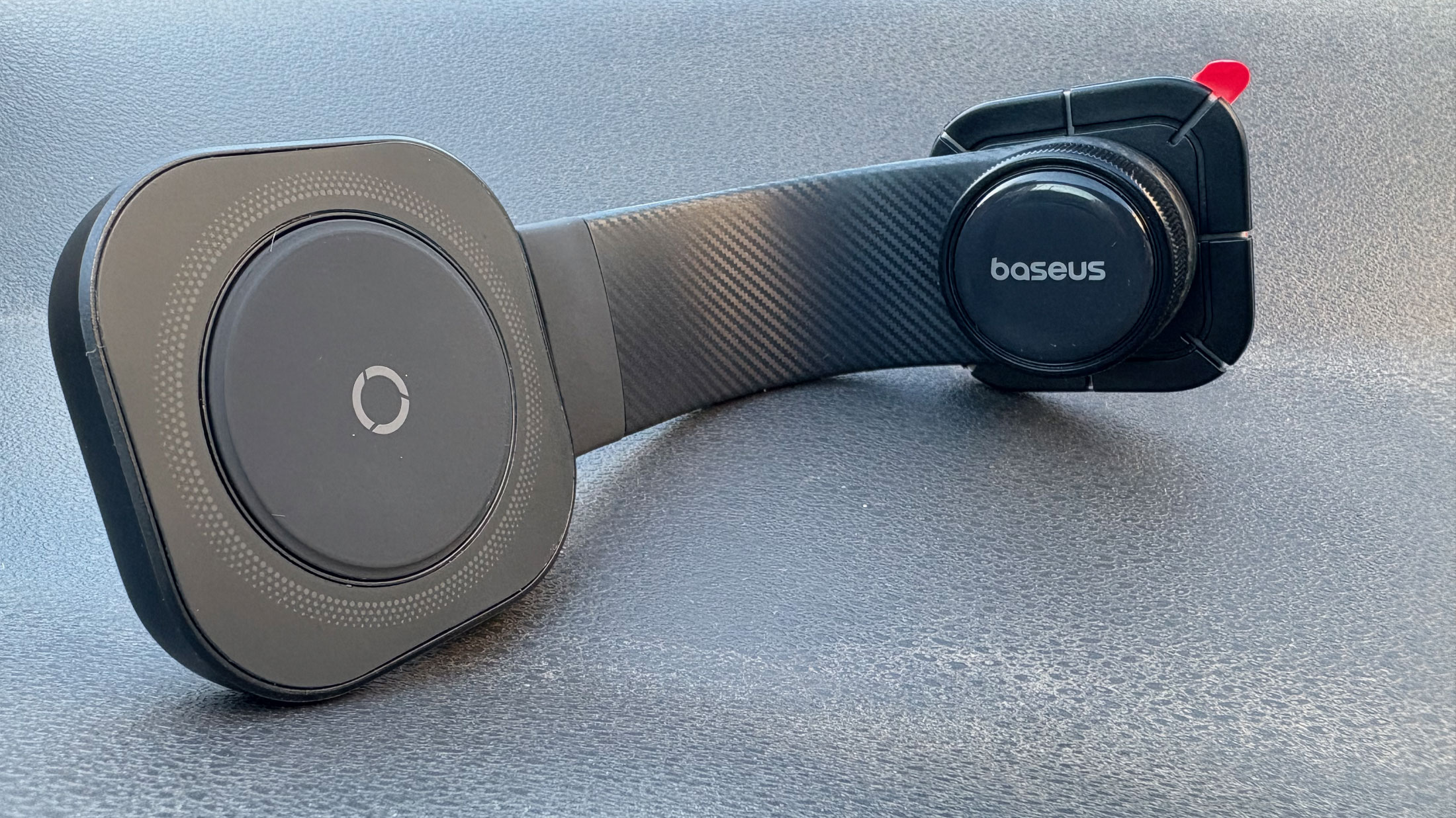 Baseus PrimeTrip C03 Car Mount – Flexible iPhone mount