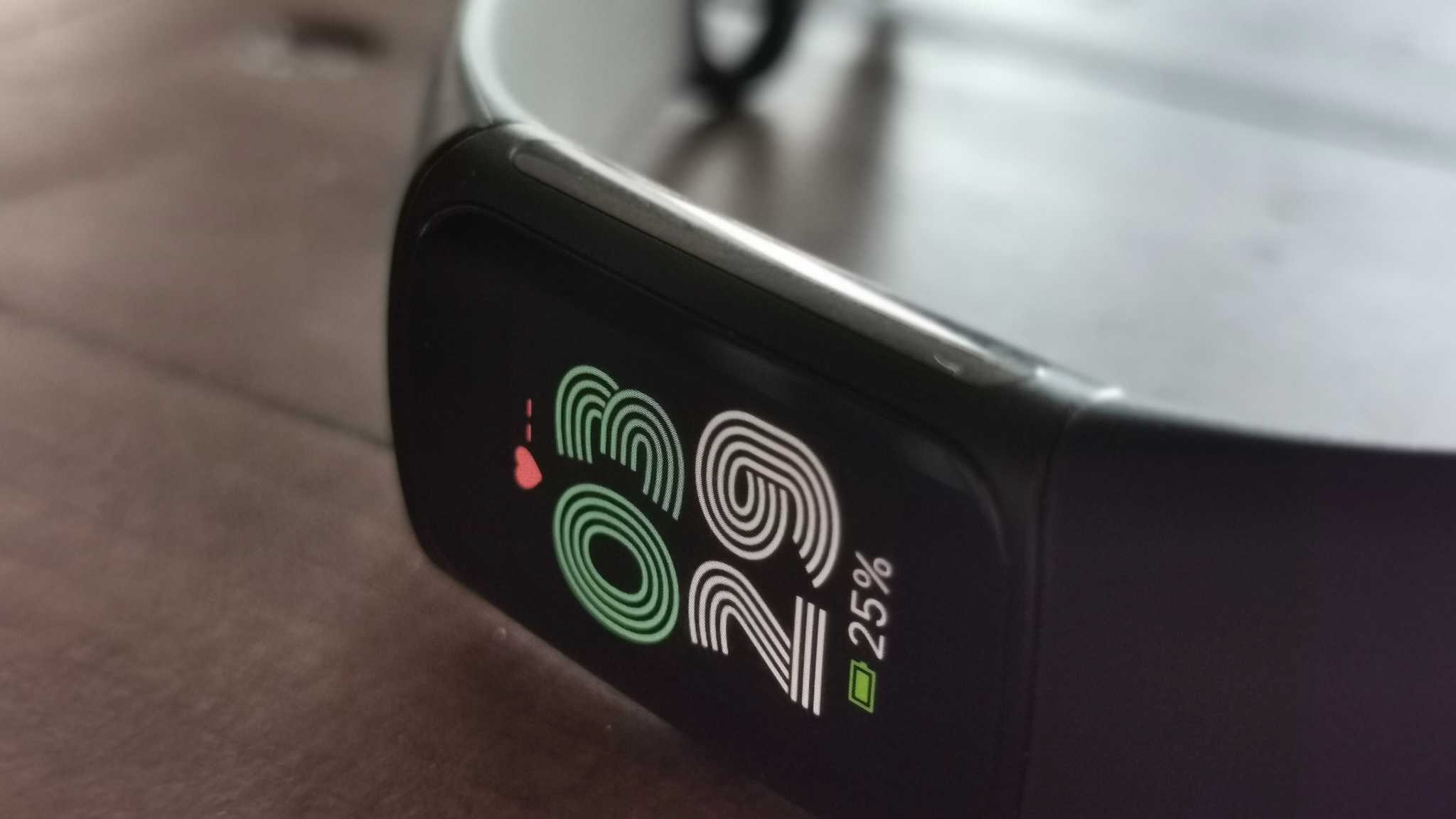 Fitbit Charge 6 - Best with built-in GPS