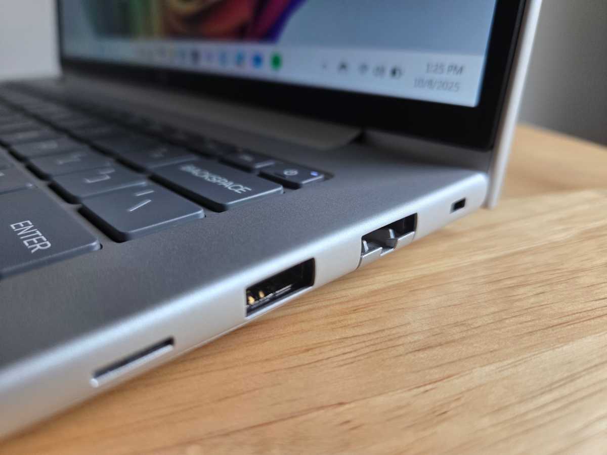 HP EliteBook 6 G1q ports