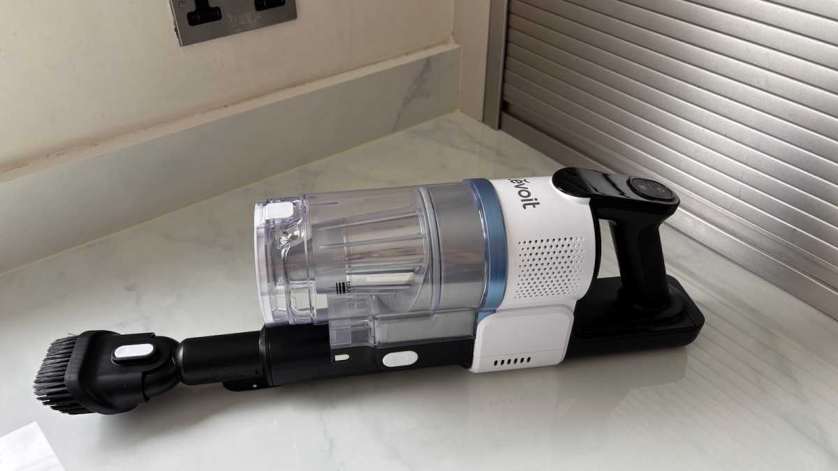 Levoit Aero in handheld mode