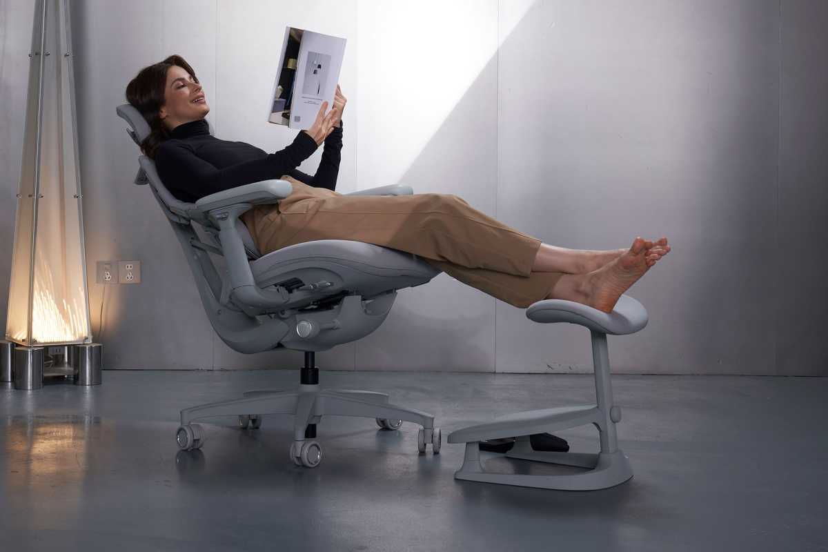 LiberNovo Chair Woman recline 7229