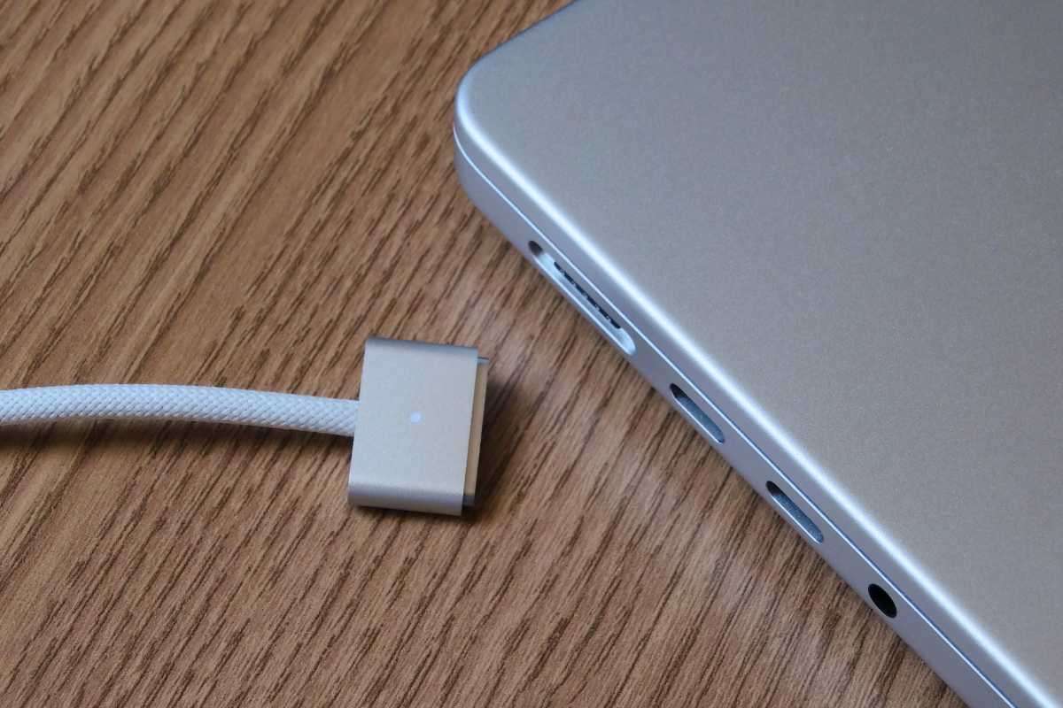 Puerto MagSafe en una MacBook