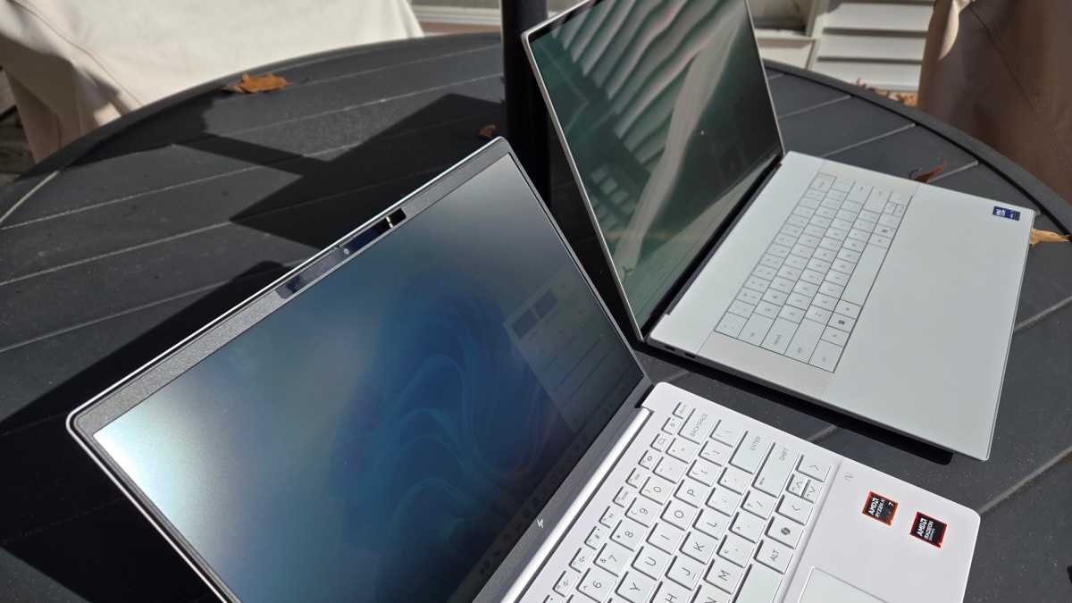 Matte and glossy laptop screens with glare in the sun