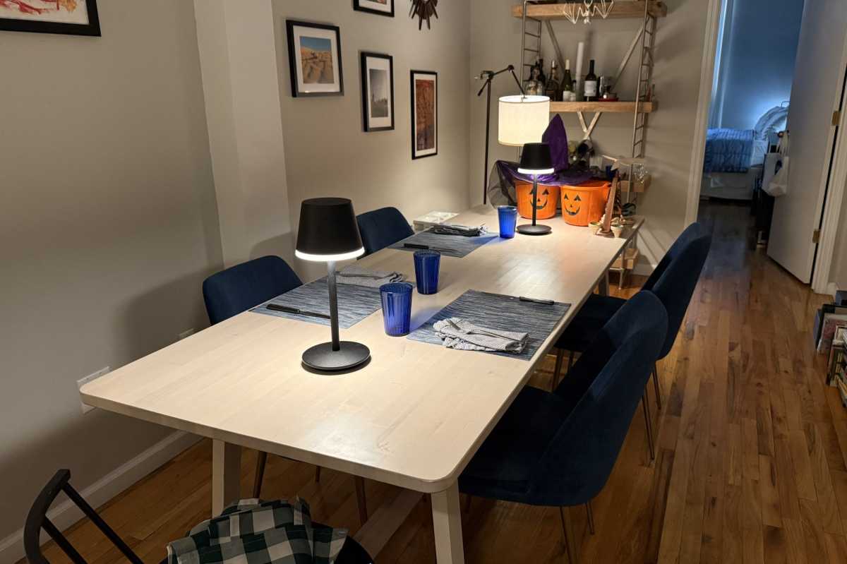 Philips Hue Go table