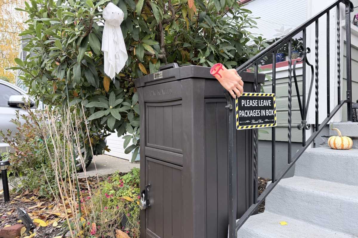 Sign for Keter Package Deliver Box