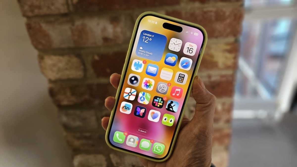 iPhone 17 screen