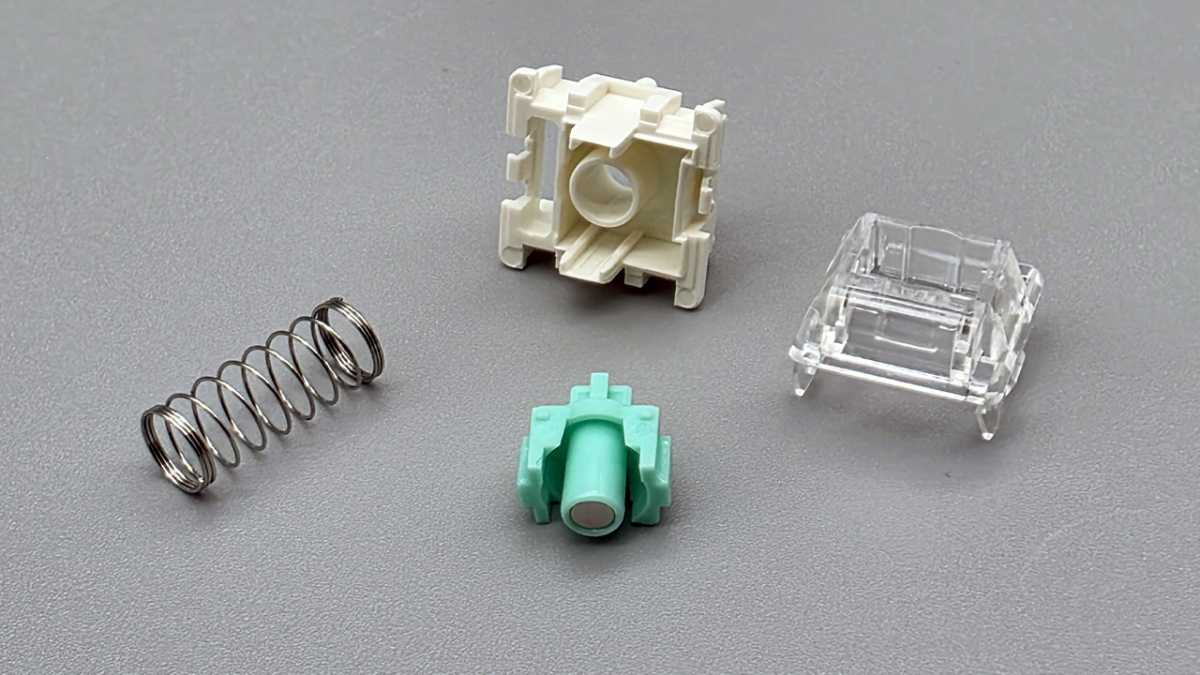 Lekker-V2-Hall-Effekt-Schalter der Wooting 80HE in Einzelteilen