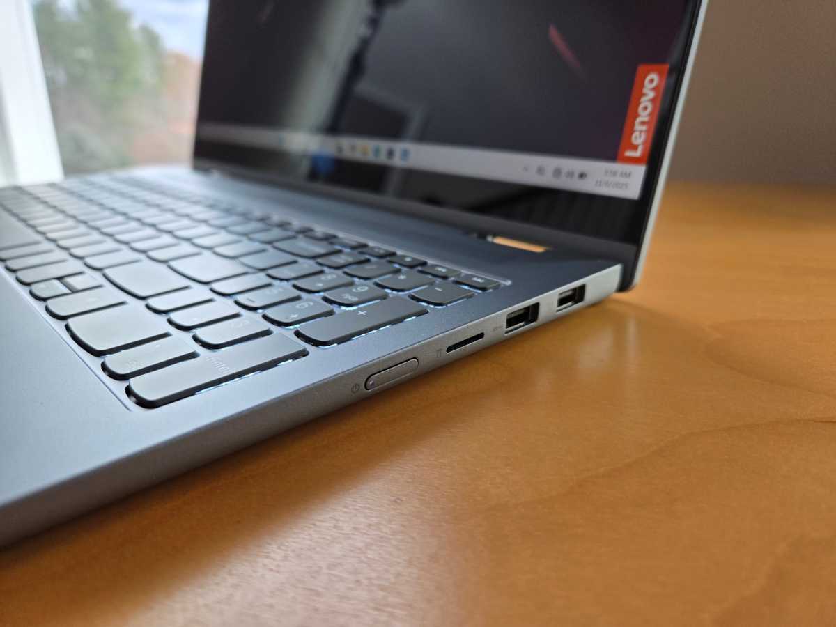 Lenovo IdeaPad 5i 2-in-1 right side