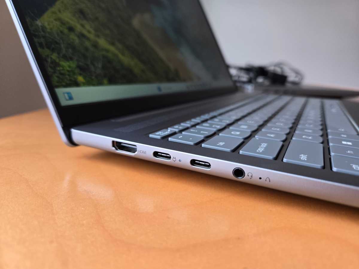 Lenovo IdeaPad Slim 5i left side