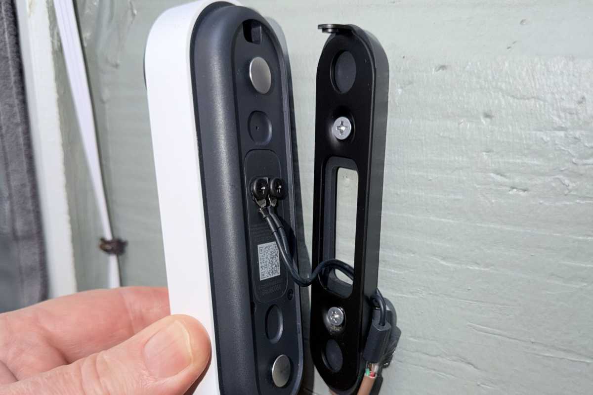 Nest Video Doorbell wired 3rd gen with its wege mount