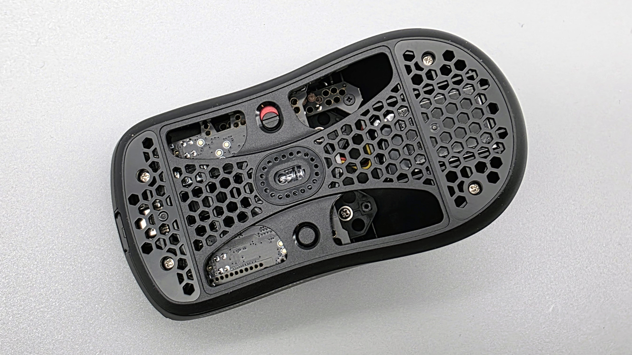 Hitscan Hyperlight review: An ultra-light gaming mouse with 8K