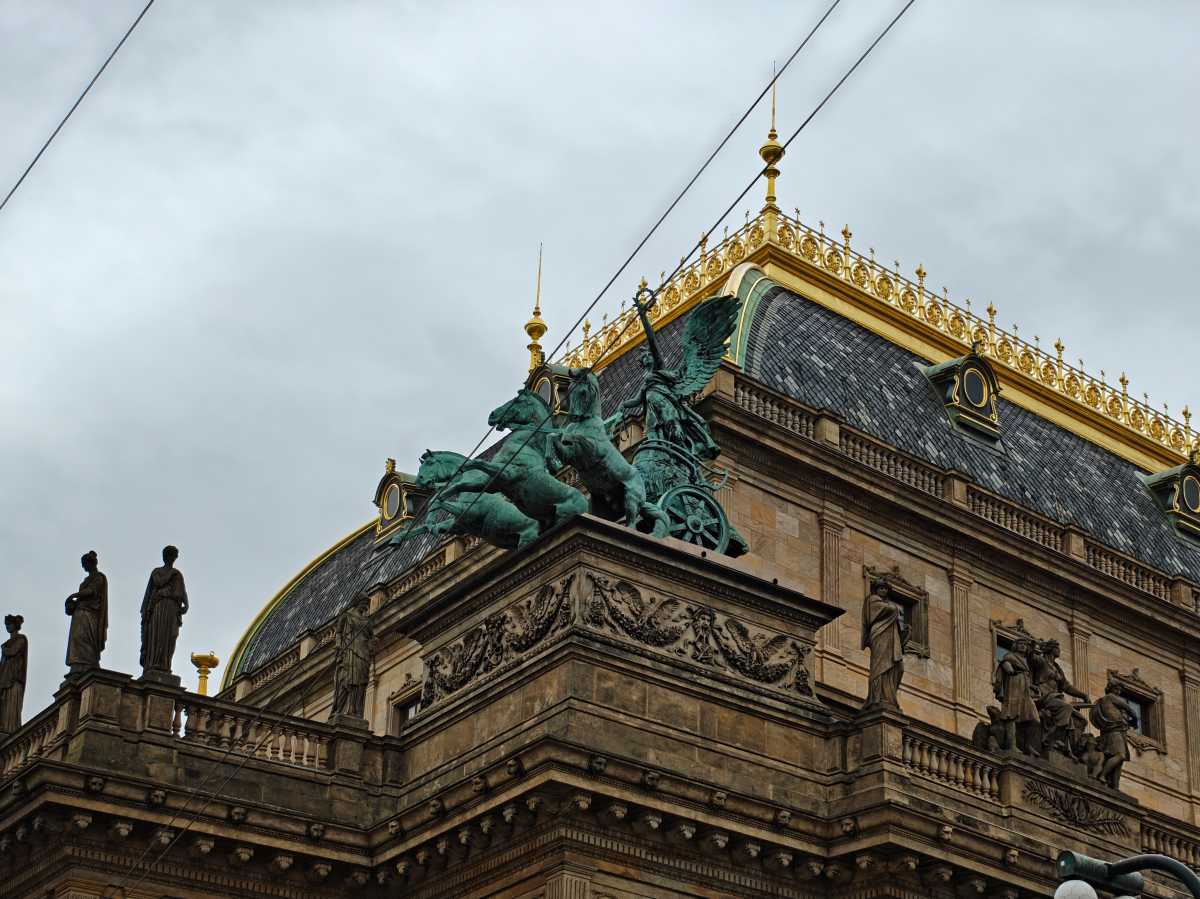 OnePlus 15 camera sample chariot