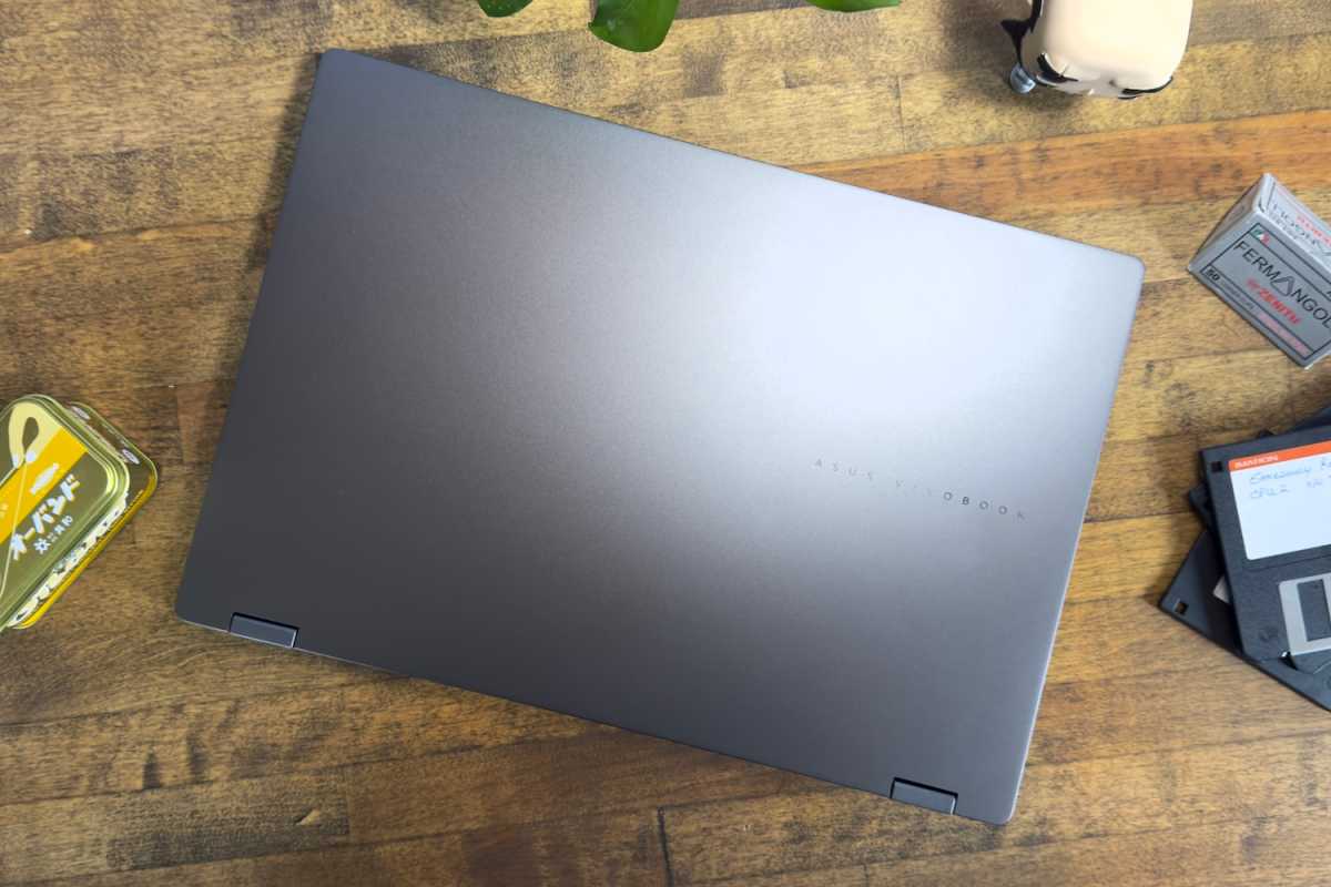 Asus Vivobook 16 Flip design